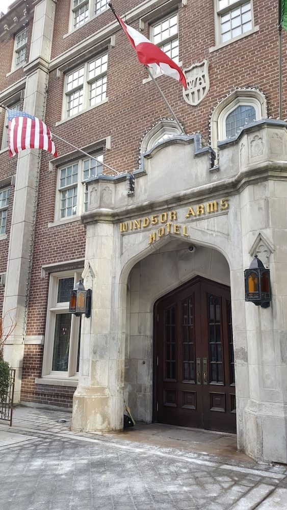Windsor Arms Hotel1
