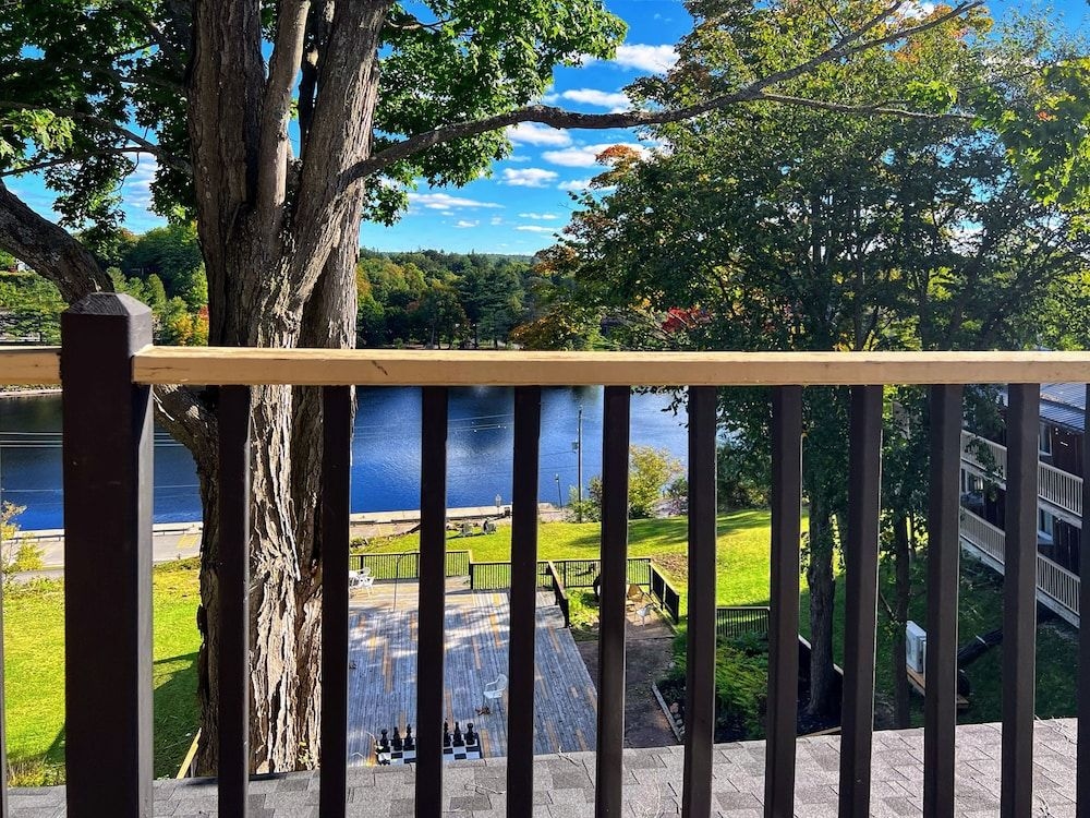 Inn at the Falls2