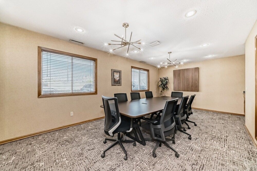 RAMADA STONY PLAIN HOTEL & SUITES3