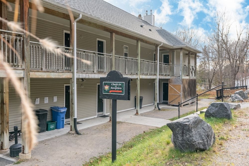 Getaways At Haliburton Heights3