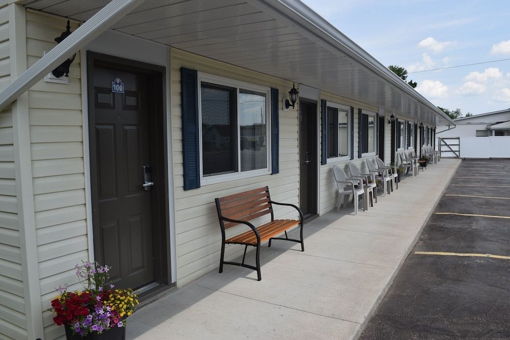 Knights Inn Arnprior1