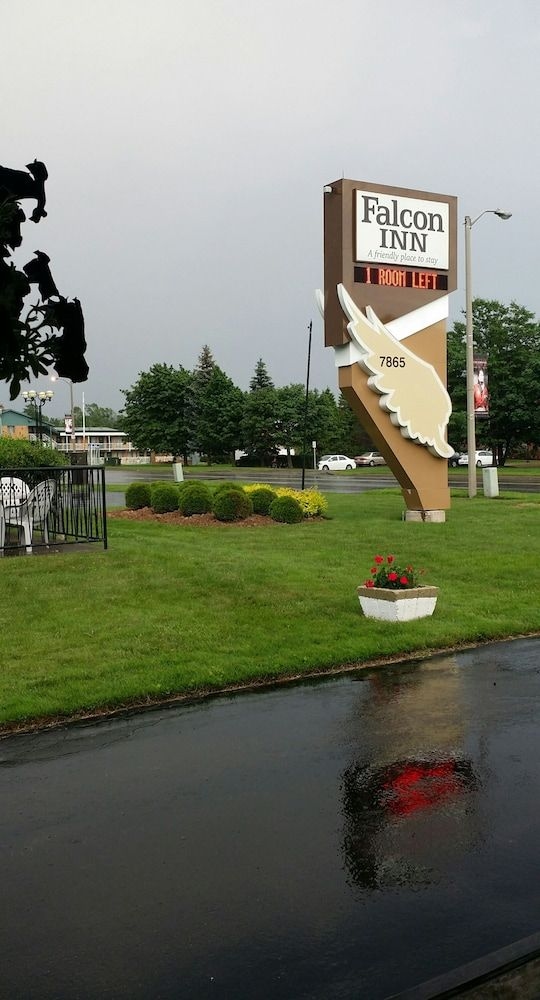 Falcon Inn Hotel4