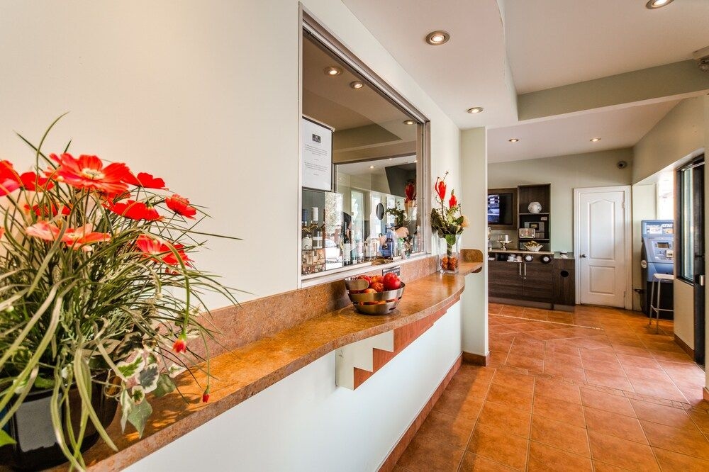 Olux Hotel Motel & Suites2