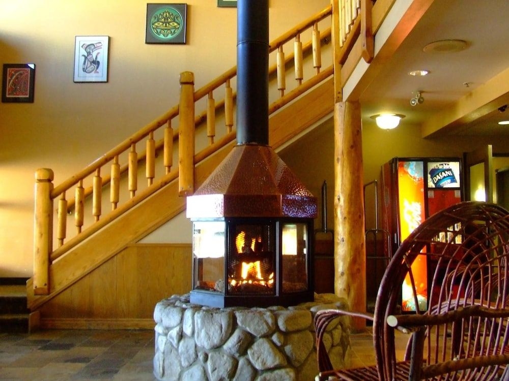 Yukon Inn2
