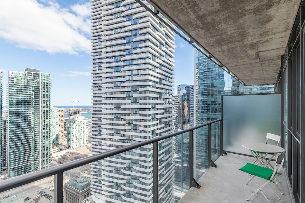 Bremner Condos - Maple Leaf Square4