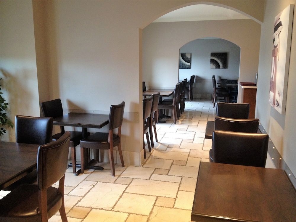 Hotel Brossard2