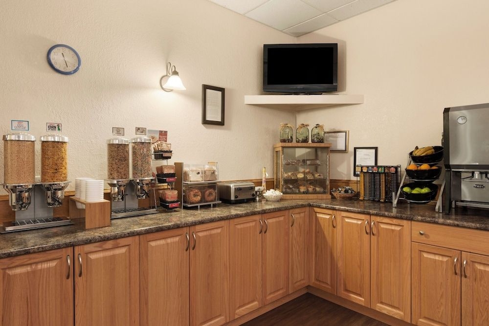 Days Inn High Prairie2