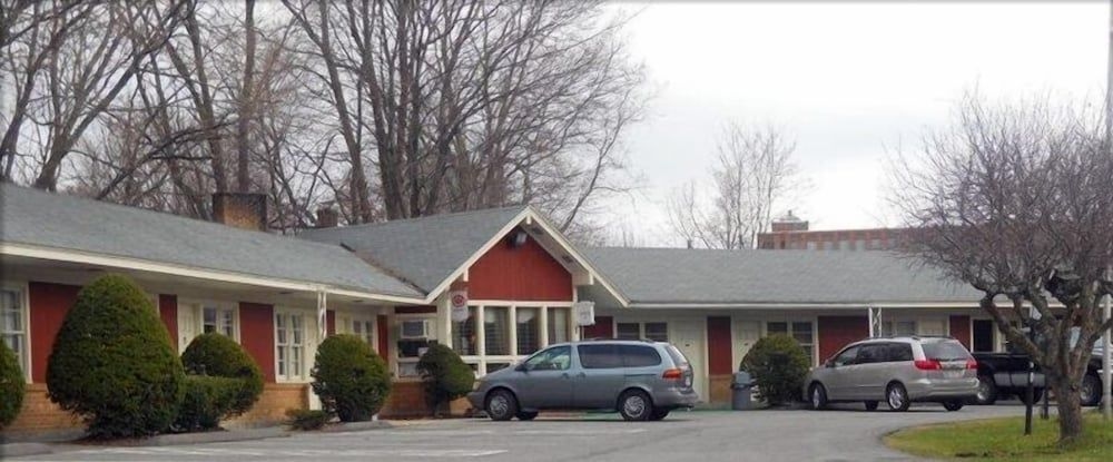 Berkshire Inn1