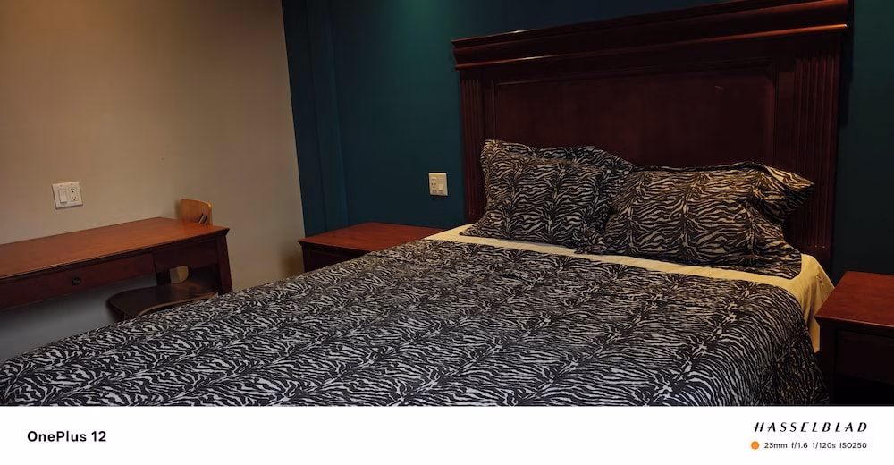 Queensway Motel3