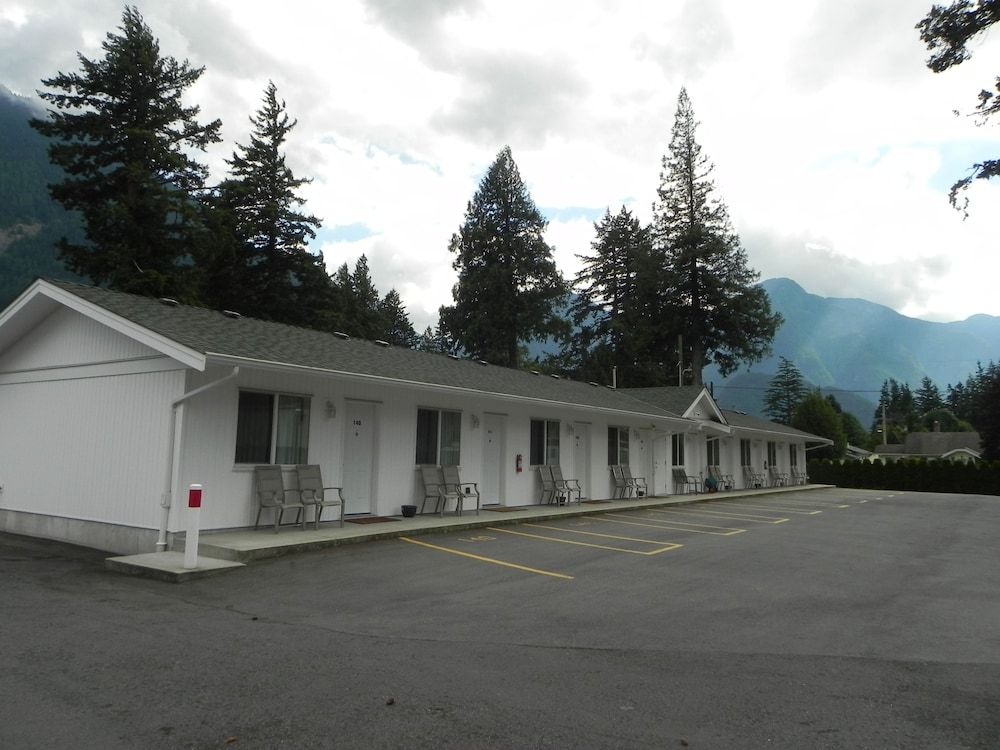 Skagit Motor Inn2