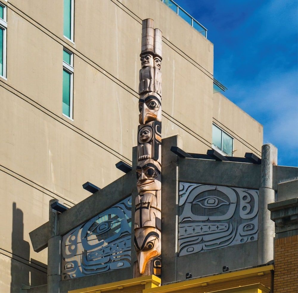 Skwachays Lodge3