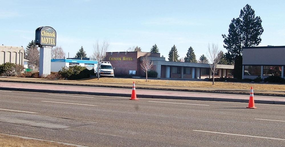 Chinook Motel0