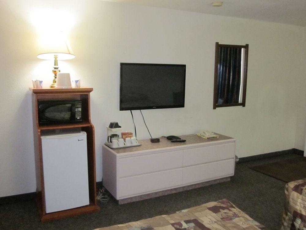 Chinook Motel2