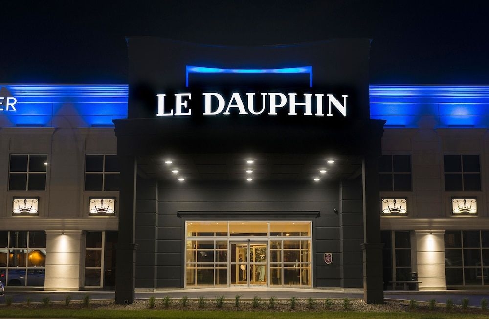 Hotel & Suites Le Dauphin0
