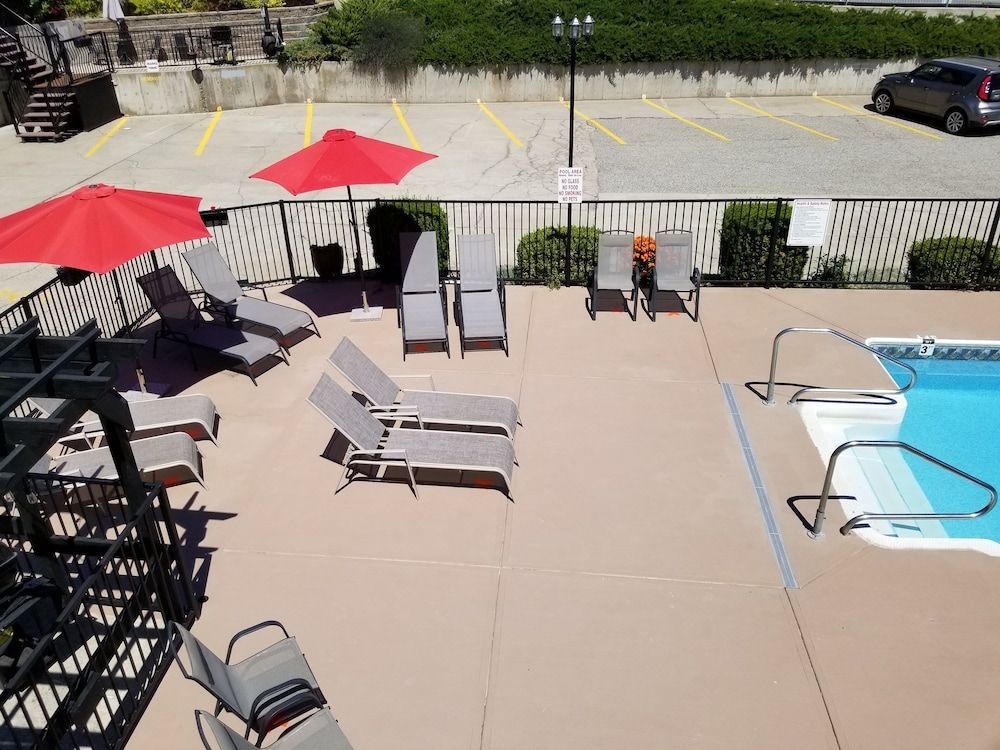 Lakeview Motel & Suites4