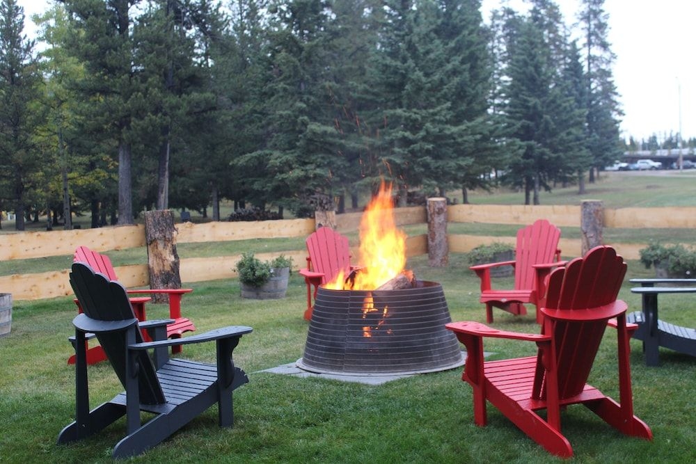 Grande Cache Hotel0