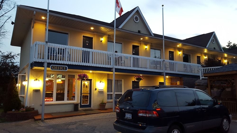 Rainbow Inn0