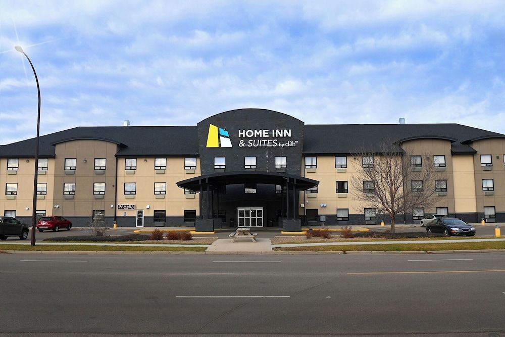 Home Inn & Suites Swift Current1