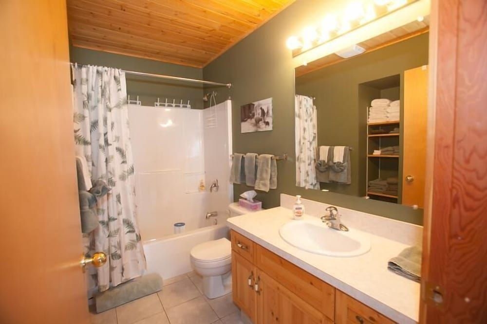Outlaws Inn by Apex Accommodations0