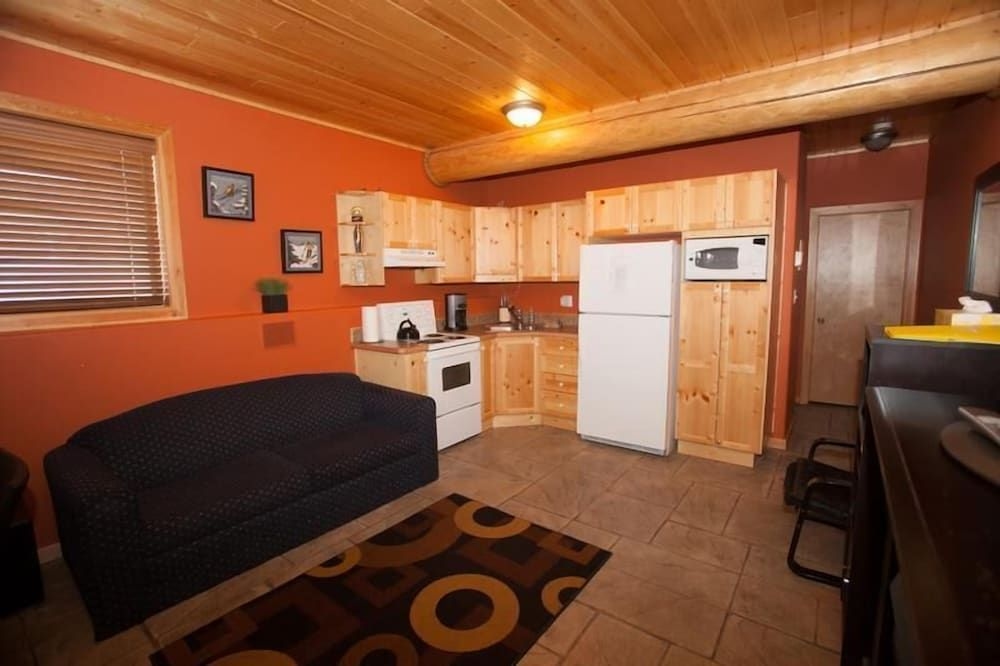 Silver Bullet Inn by Apex Accommodations4