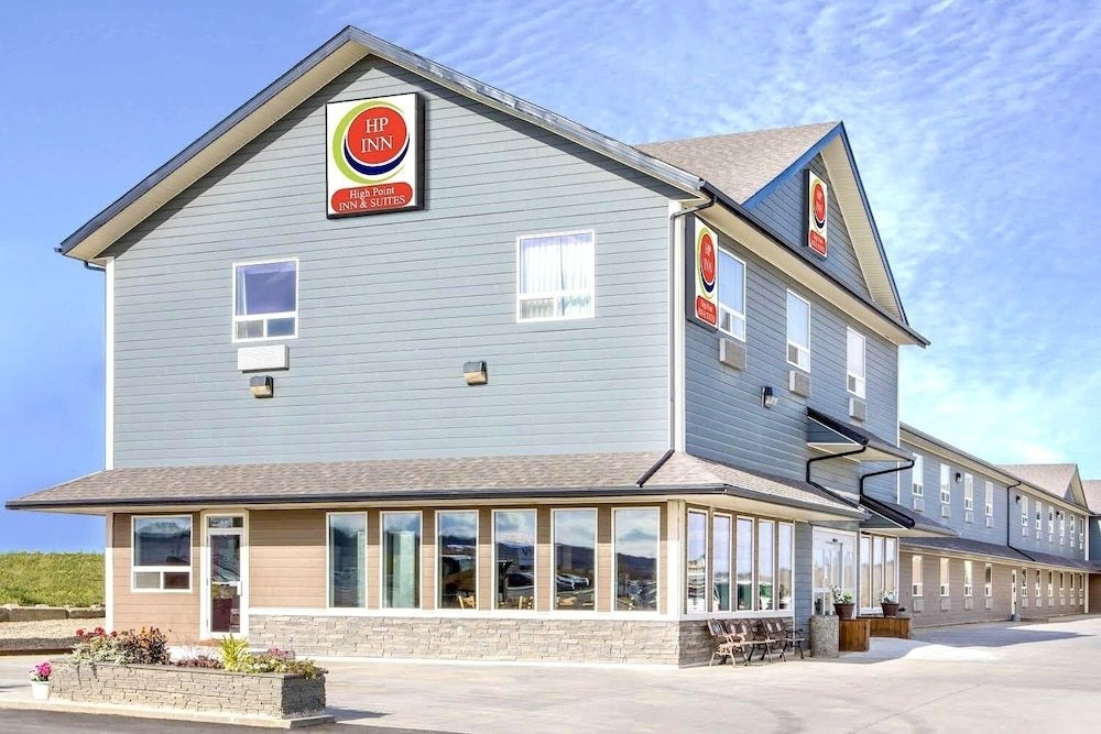 Super 8 Peace River AB1