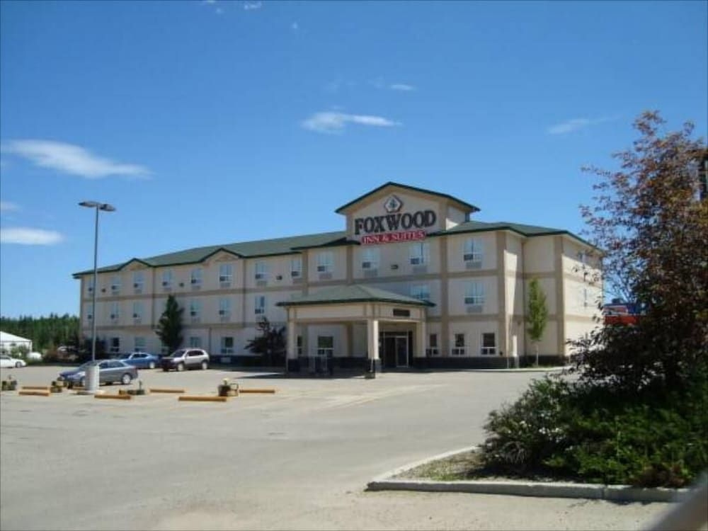 Foxwood Inn & Suites0