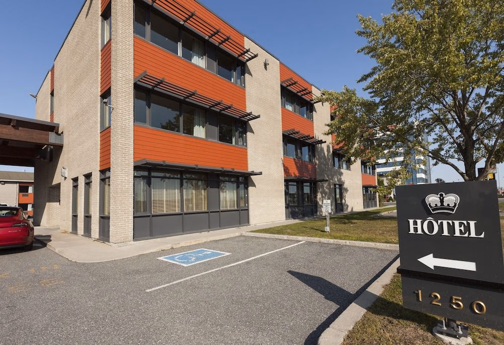 Hotel Dauphin Saint Hyacinthe3