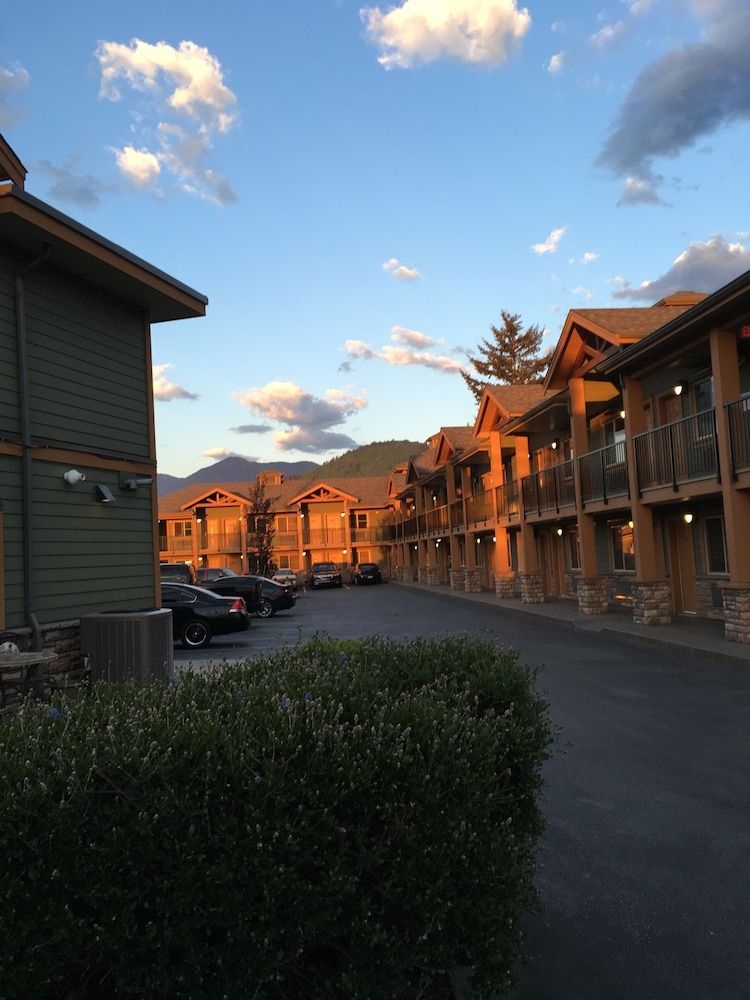 Vedder River Inn3