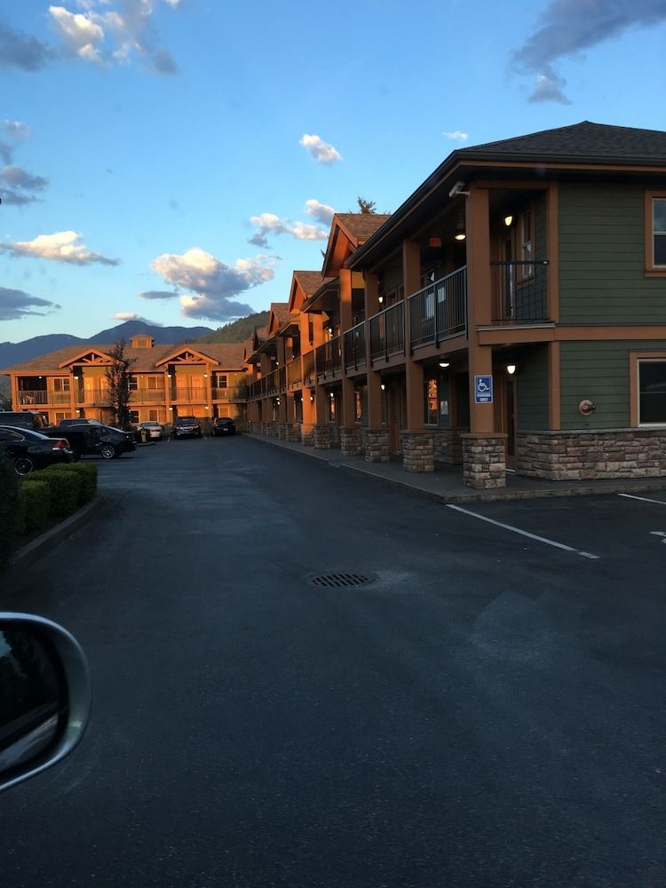 Vedder River Inn2
