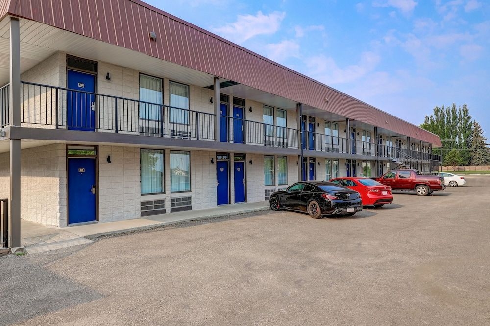 Econo Lodge Brooks4
