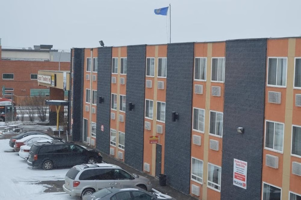 Airport Traveller's Inn2