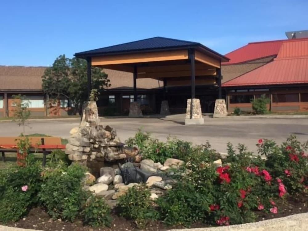 THE SAWRIDGE INN SLAVE LAKE1