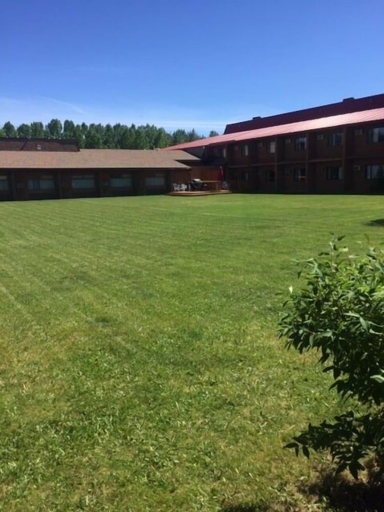 THE SAWRIDGE INN SLAVE LAKE3