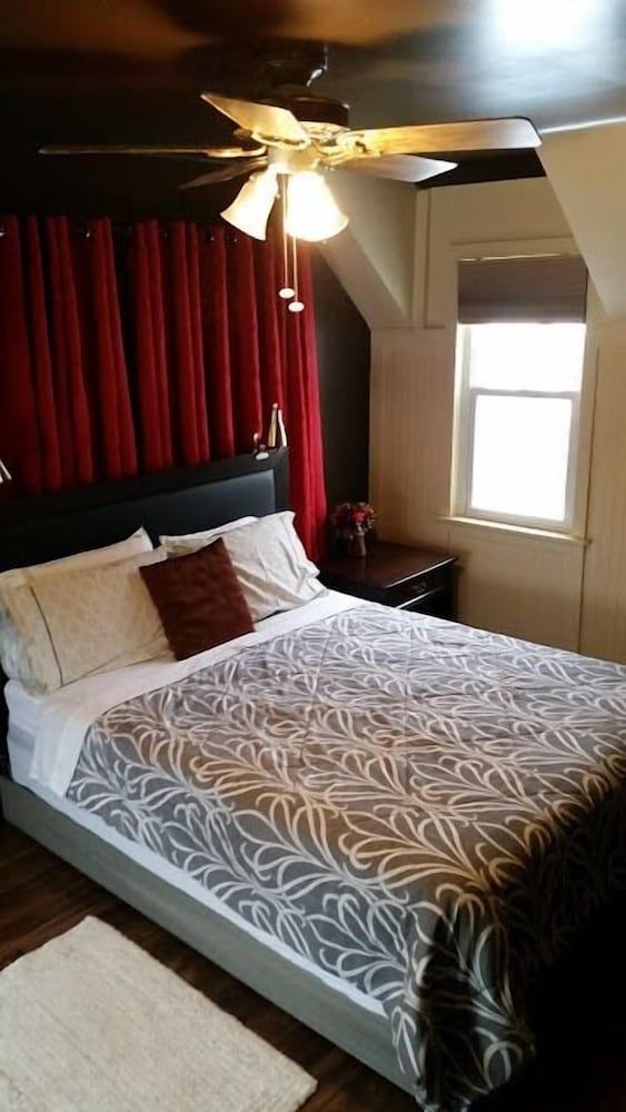 Work-Play Suites4
