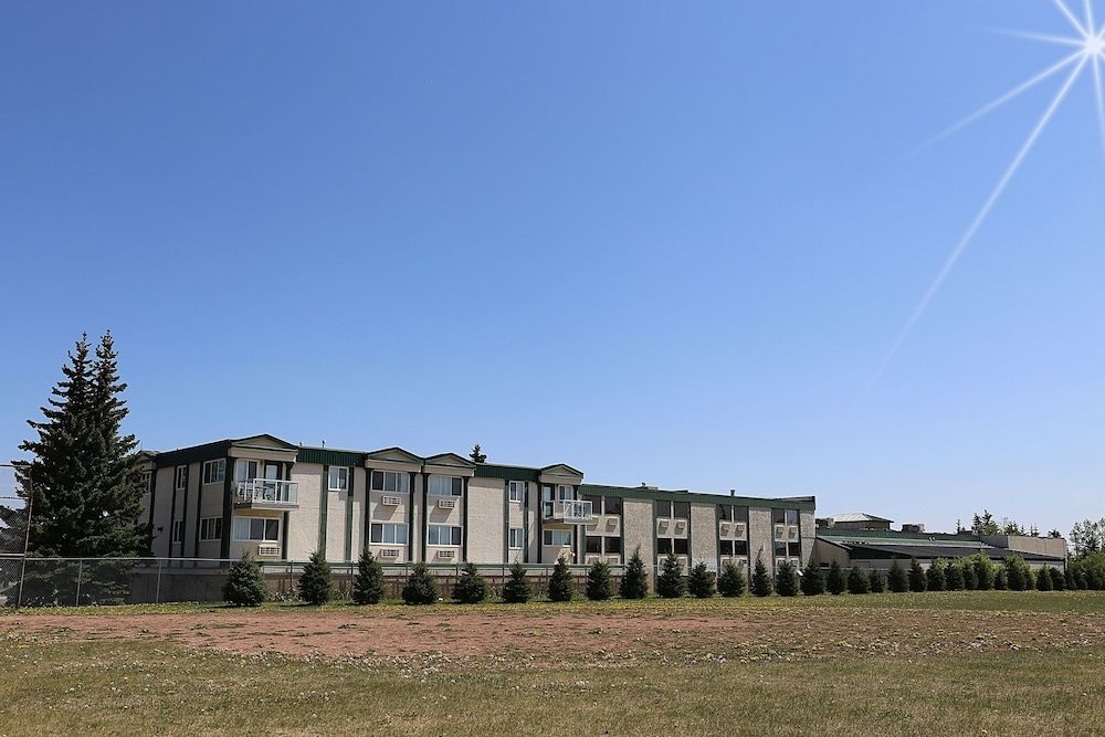 Tamarack Motor Inn2
