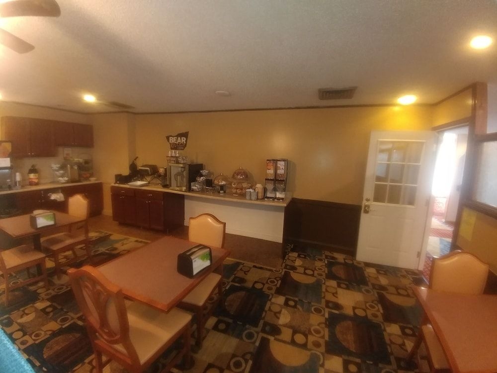 Travelodge Laramie4
