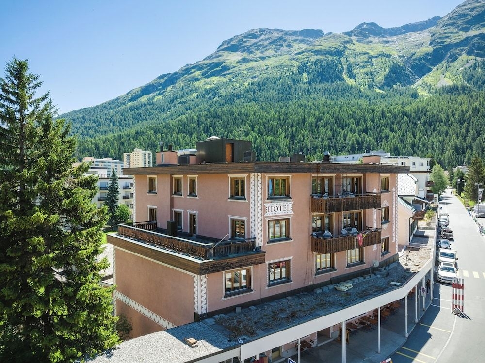 Hotel Corvatsch0