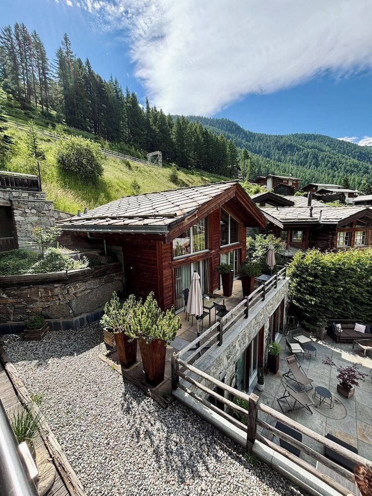 Hotel Alpenlodge2