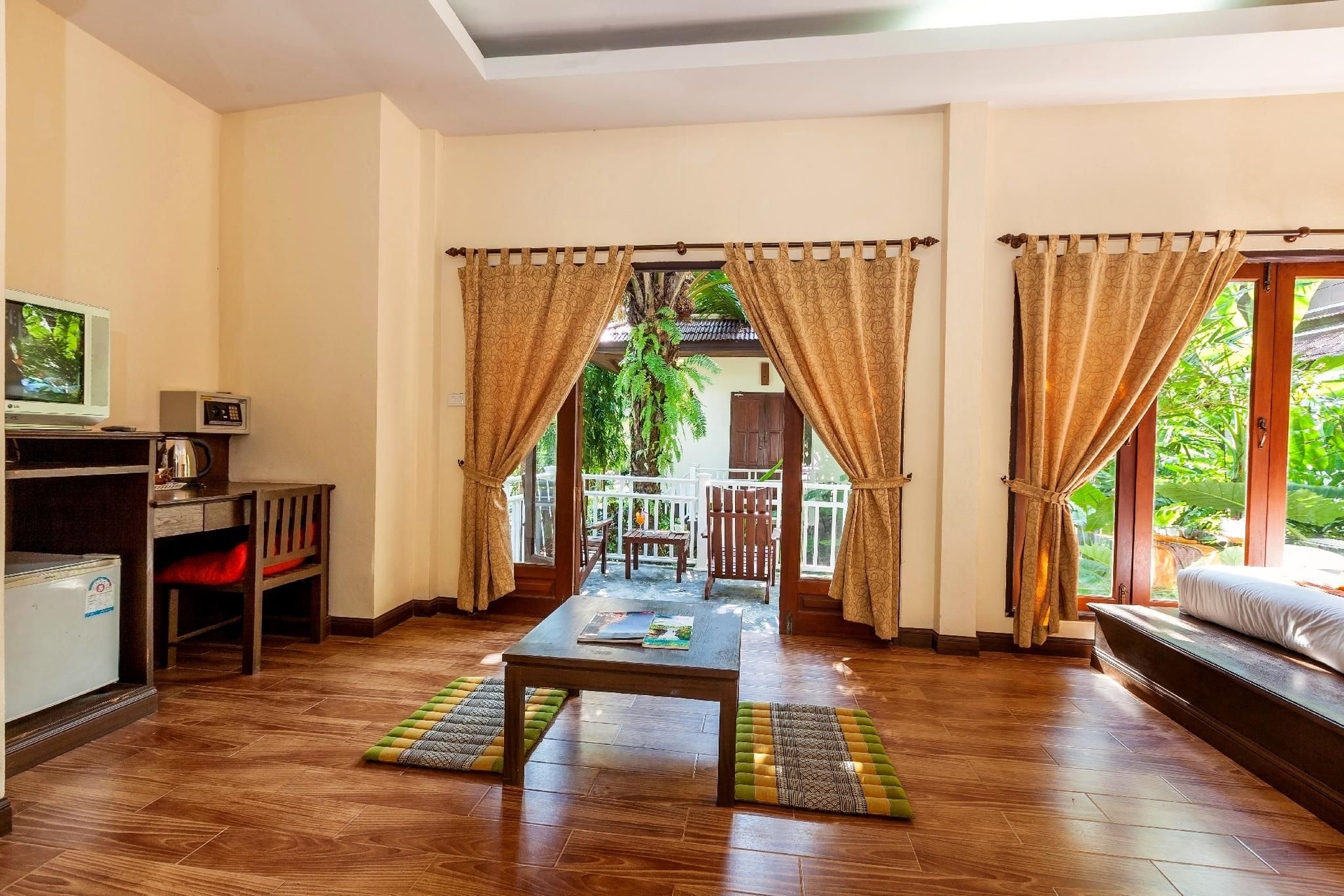 ลันตา คลองนิน รีสอร์ท (Lanta Klong Nin Resort)2