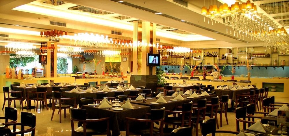 Bolton Hotel0