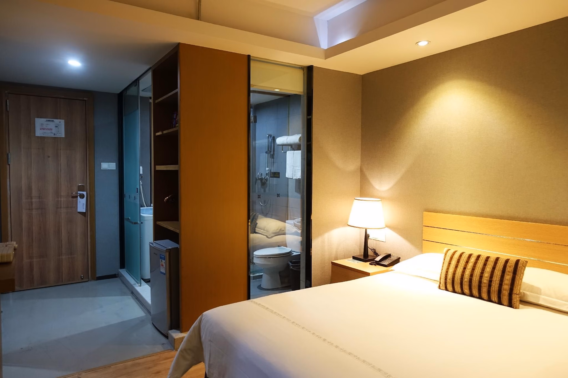 โรงแรมเอช ไลฟ์ (H Life Hotel)1