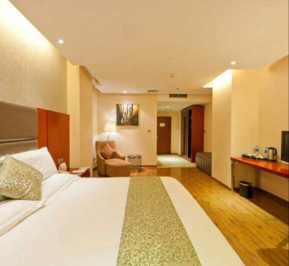 K Raphael Hotel2