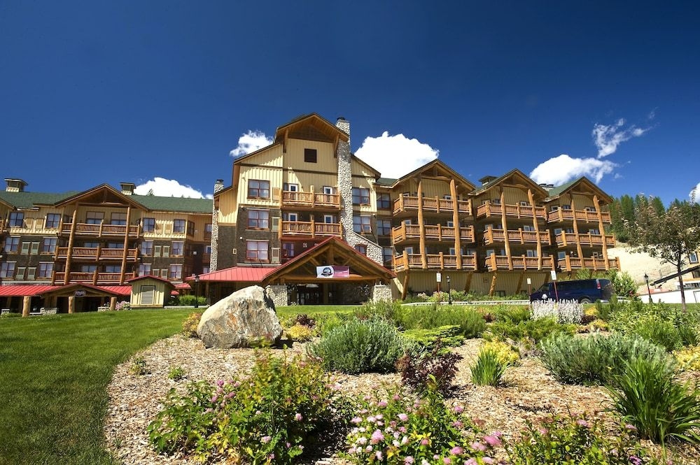 Trickle Creek Lodge1