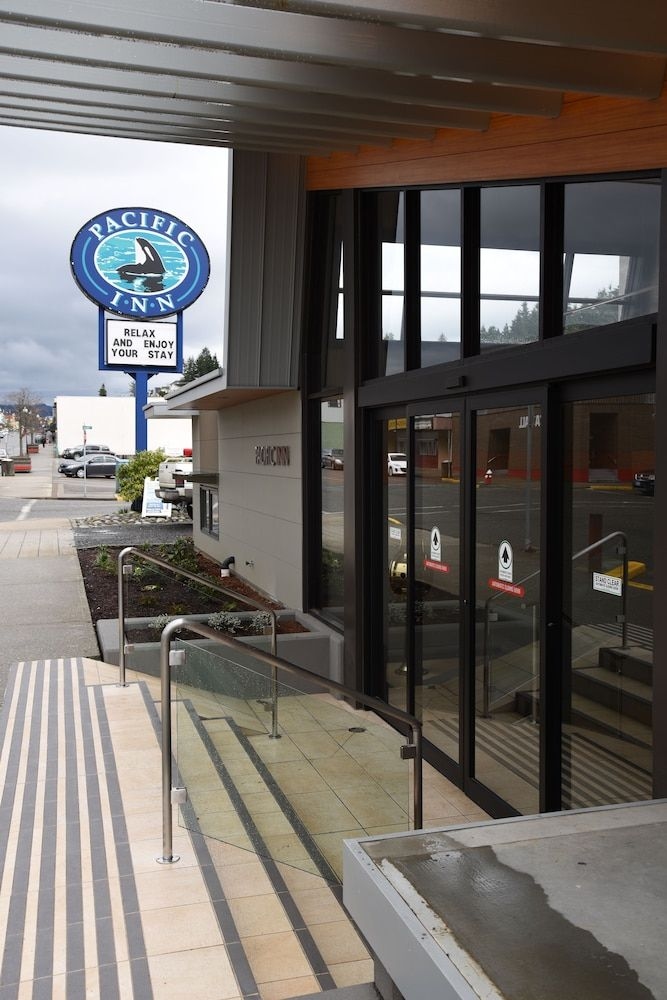 Pacific Inn4