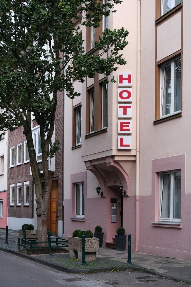 Hotel Engelbert0