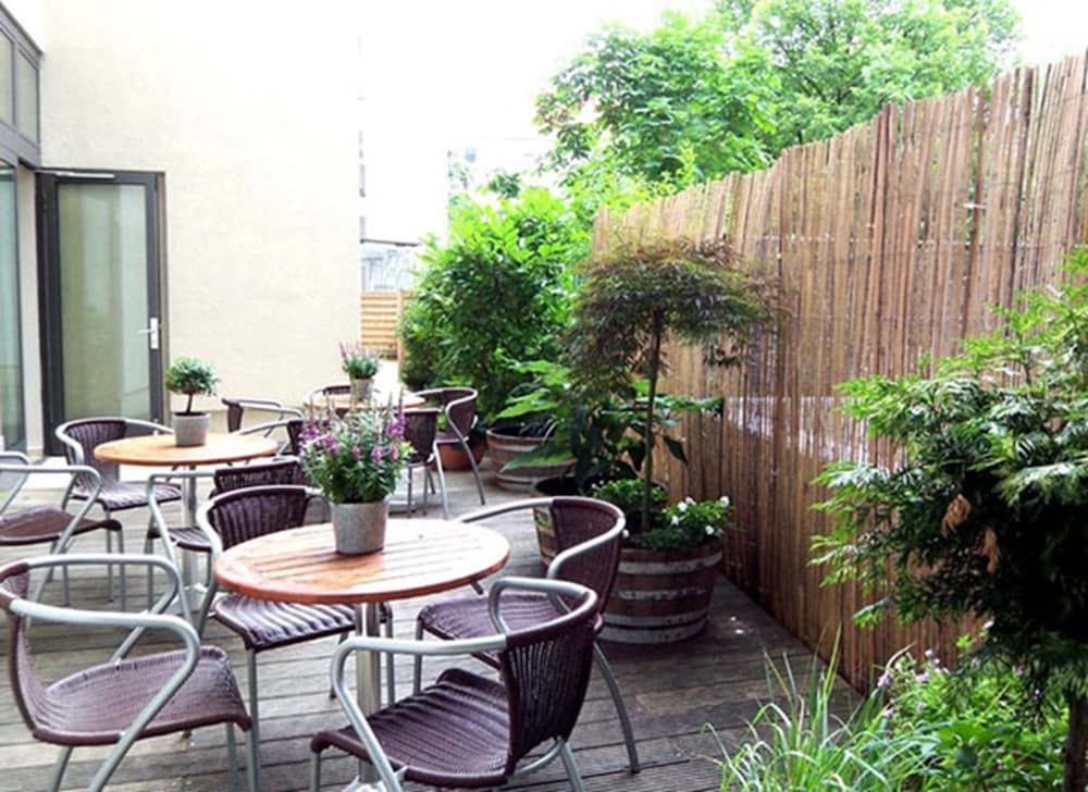 Flower's Boardinghouse Mitte4