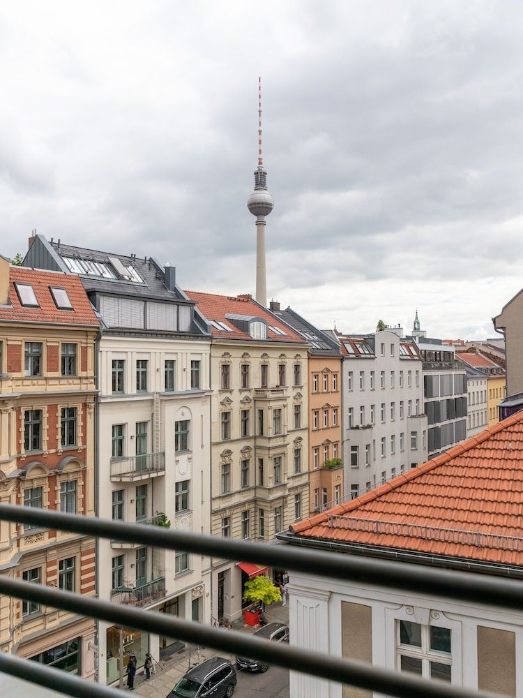 Flower's Boardinghouse Mitte1