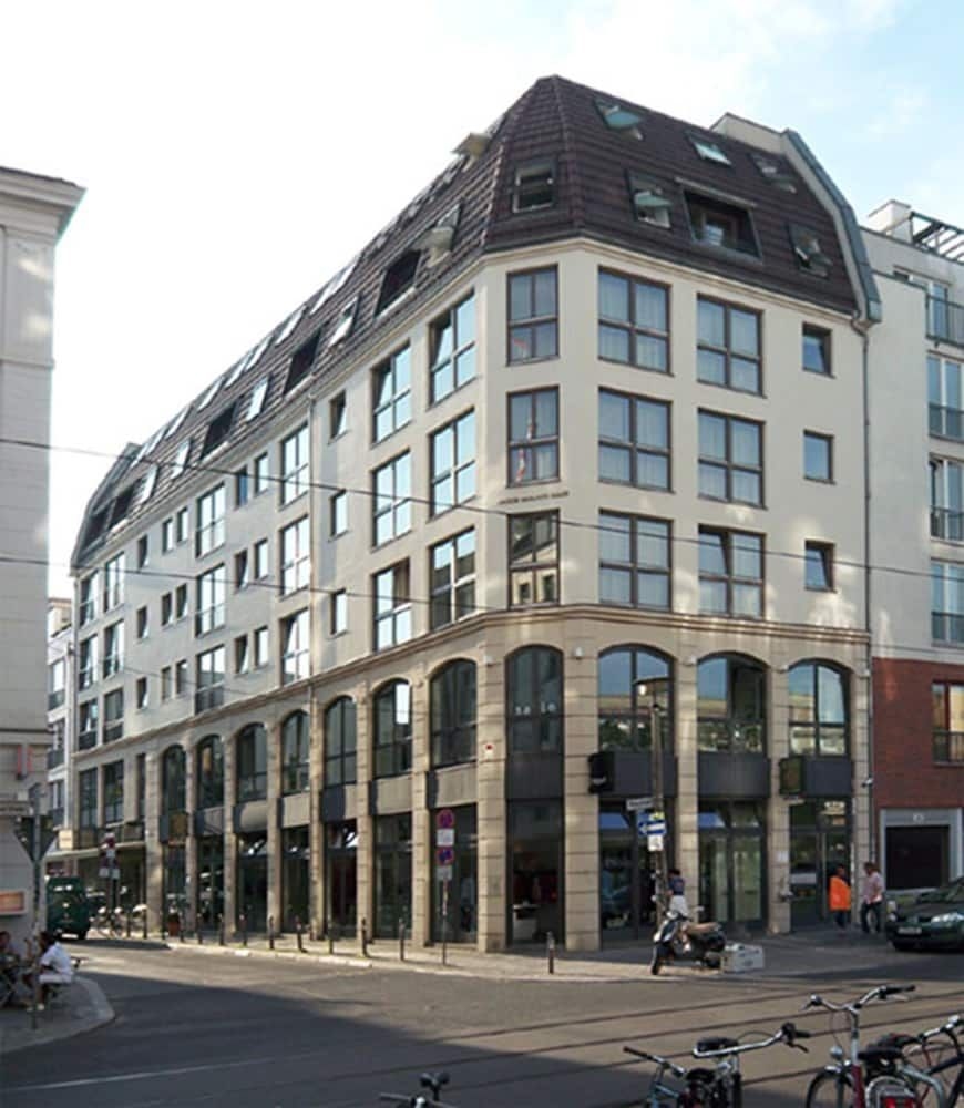 Flower's Boardinghouse Mitte3