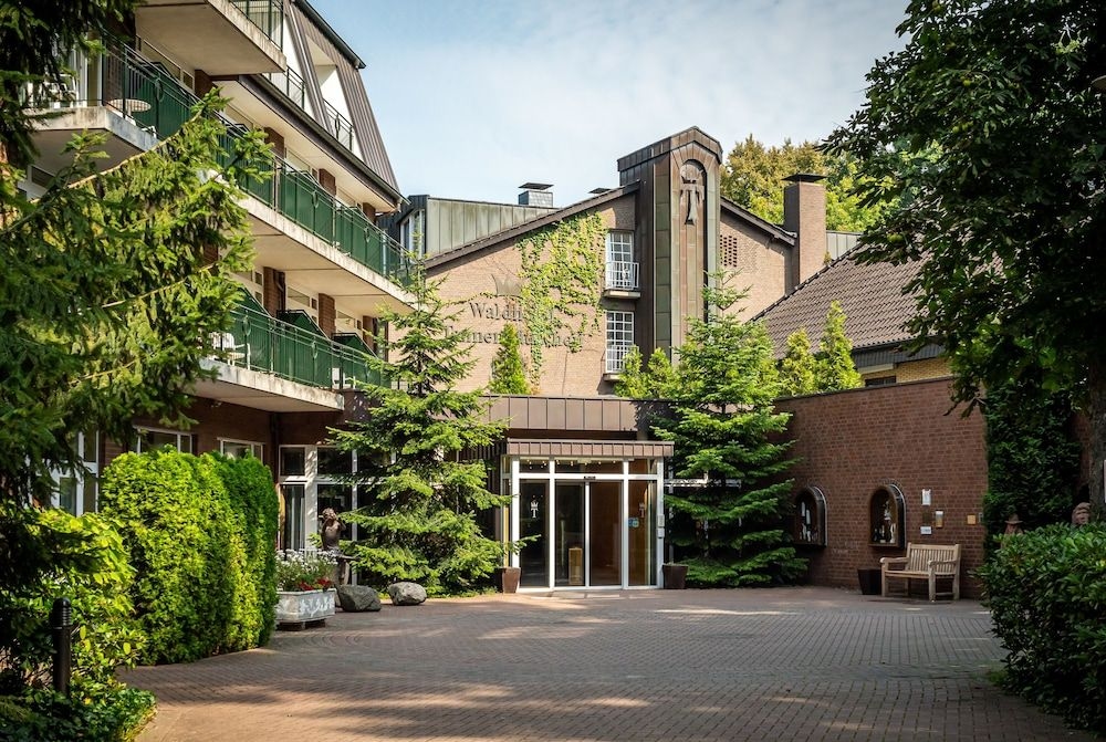 Waldhotel Tannenh0