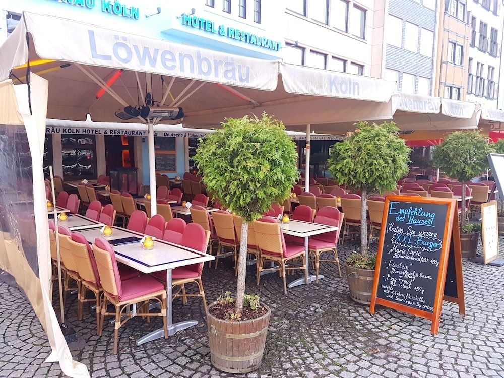 Hotel Lowenbrau4